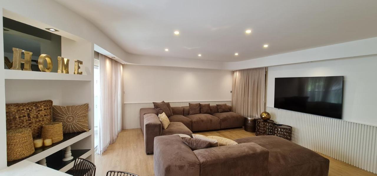 Palmore 4 Bedroom With Private Pool - By Amdar Eilat