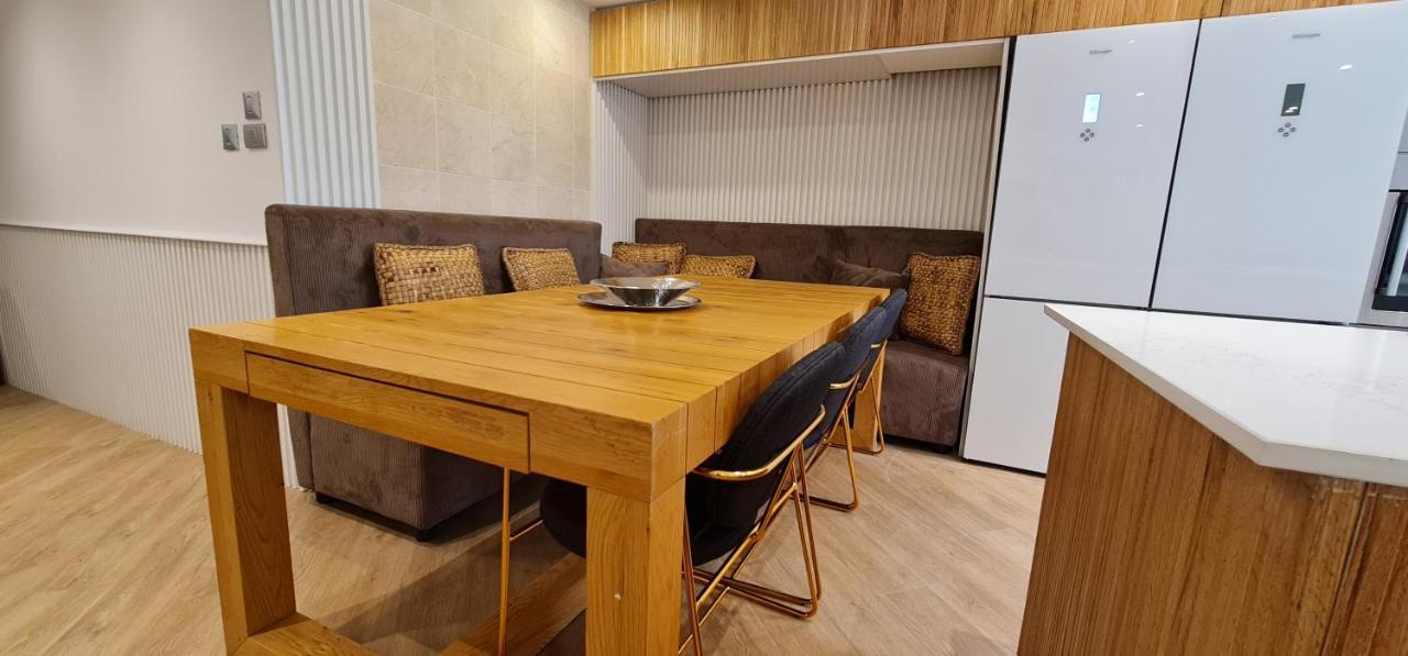 Palmore 4 Bedroom With Private Pool - By Amdar Apartment *
